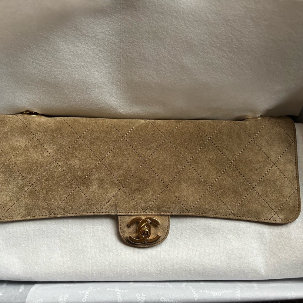 CHANEL maxi flap suede 2026 NEW - Picture 3 of 16